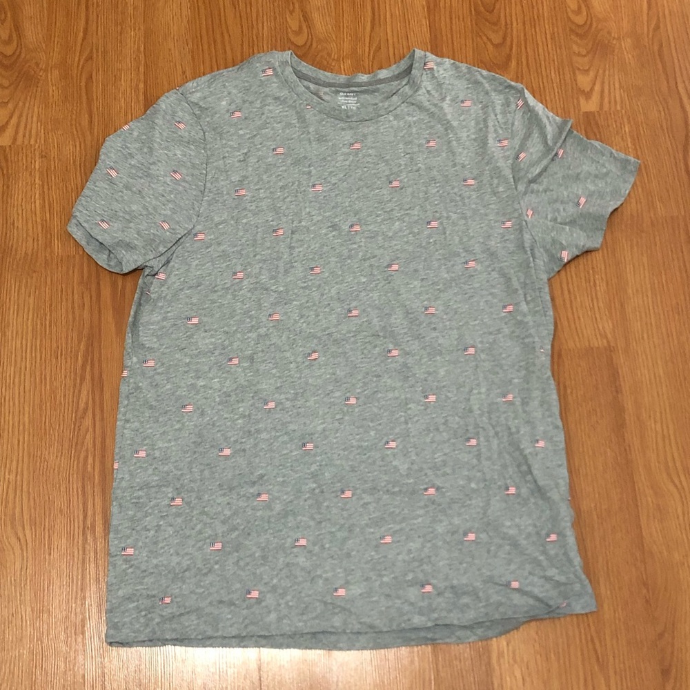 Men’s XL Old Navy Gray T-shirt with American Flags